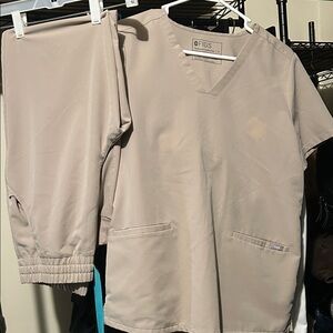 Figs Light Tan Scrub Set